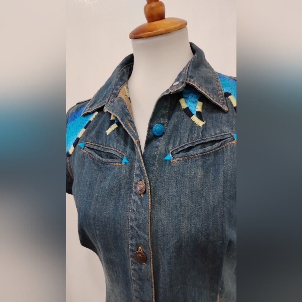SPECIAL EMBROIDERED DENIM FESTIVAL BLOUSE - Picture 12 of 13